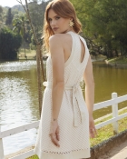 Vestido Curto Bege Crochê
