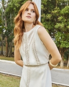 Conjunto Saia Midi e Blusa Bege com Trabalhos Artesanais 