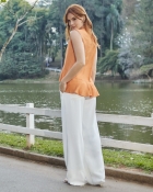 Bata Laranja Gola Redonda e Peplum 